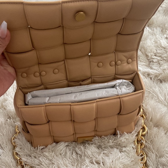 ✨Bottega Veneta cassette bag in the color Almond ✨ - Picture 4 of 7